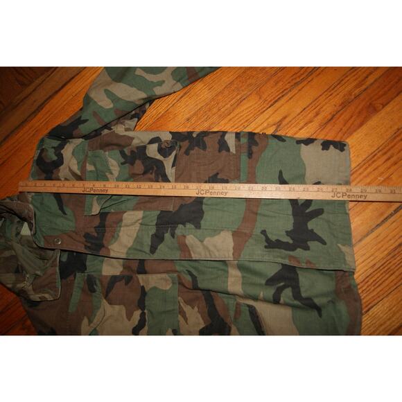 Vintage Military Jacket Men Small X-Short Coat Cold Weather Field Woodland Camo - Picture 7 of 9